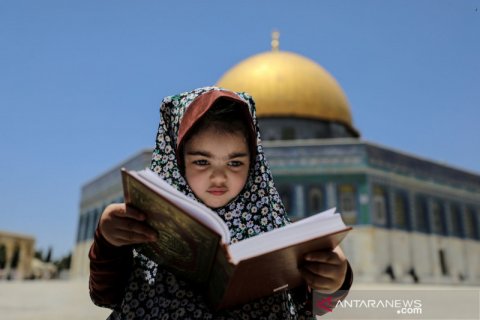 Suasana keseharian di Dome of the Rock yang satu kompleks dengan Masjid al-Aqsa