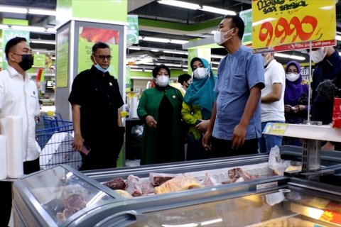 DPRD Kota Pontianak dan Diskumdag sidak pasar modern