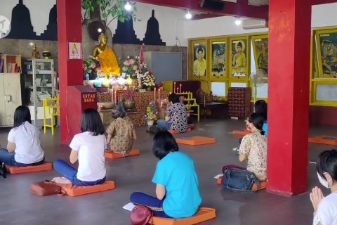 Perayaan Waisak di Cirebon berlangsung khidmat