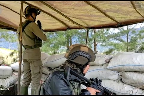 Kontak tembak, TNI-Polri tewaskan 2 teroris di Papua