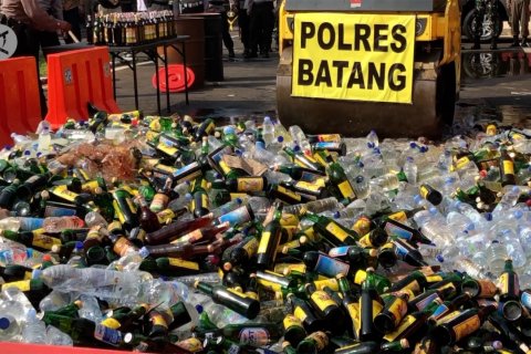 Operasi Ketupat Candi 2021 dimulai dengan pemusnahan miras