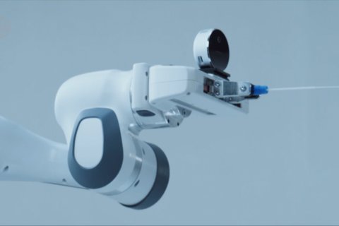 Robot pengambil sampel usap hidung diluncurkan di Shenzhen, China