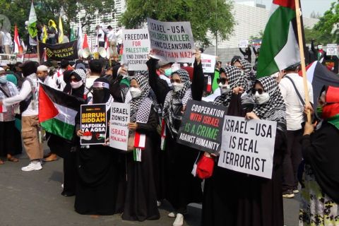 Unjuk rasa bela Palestina digelar di depan Kedubes AS