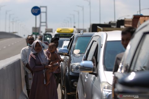 Angka kasus COVID naik di Pulau Madura, warga masuk ke Surabaya dites cepat antigen