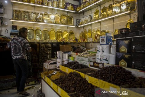 Penjual oleh-oleh terdampak penundaan ibadah haji dan umrah