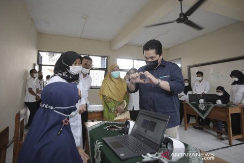 Bantuan peralatan digital untuk KBM SLB Aisyiyah Kawalu