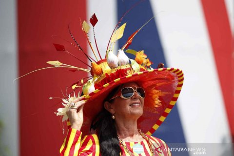 Warna warni busana penonton Royal Ascot