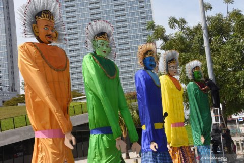 Meriahkan HUT DKI Jakarta, 10 Ondel-Ondel raksasa mejeng di depan TIM