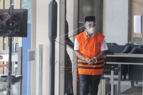 Pemeriksaan tersangka Edy Rahmat