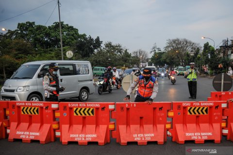 Penutupan akses jalan menuju kota Bandung