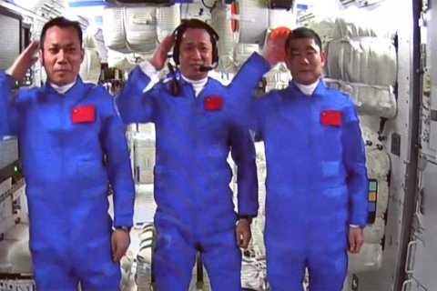 Astronaut misi Shenzhou-12 masuki modul inti stasiun luar angkasa