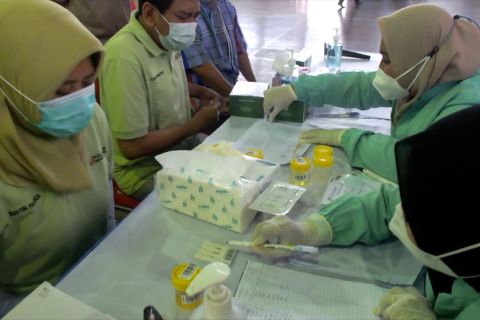 Dukung P4GN, Polije tes urine tenaga akademisinya