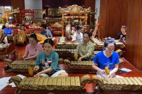 Melihat keseruan belajar gamelan Indonesia di Guangxi, China