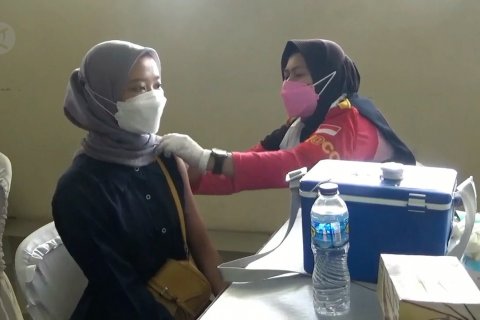 Peringati Hari Keluarga Nasional dengan vaksinasi berbasis keluarga