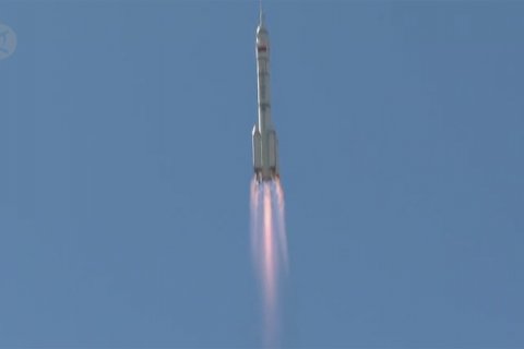 Pesawat luar angkasa berawak Shenzhou-12 diluncurkan di China barat laut