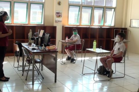 Kasus COVID-19 meningkat, PTM di Bandung terancam ditunda