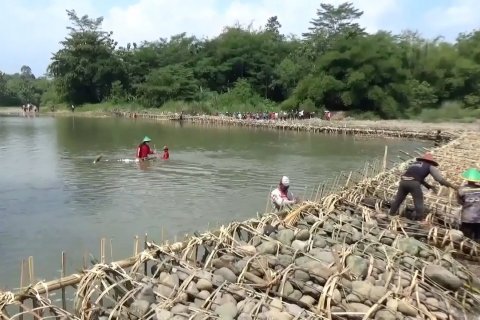 Kuningan targetkan pembangunan bendungan permanen