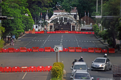 Penutupan jalan di Serang