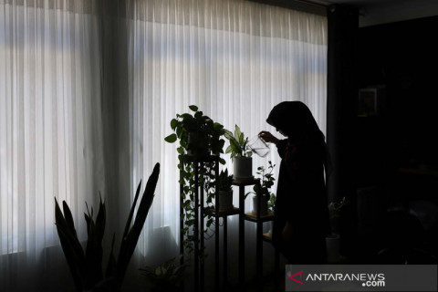 Warga Iran harus beraktivitas dalam gelap karena krisis listrik