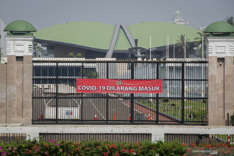 COVID-19 dilarang masuk kompleks Parlemen di Senayan