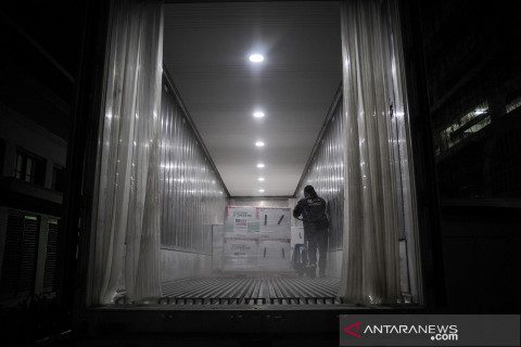 1,5 juta dosis vaksin Moderna tiba di Bio Farma Bandung