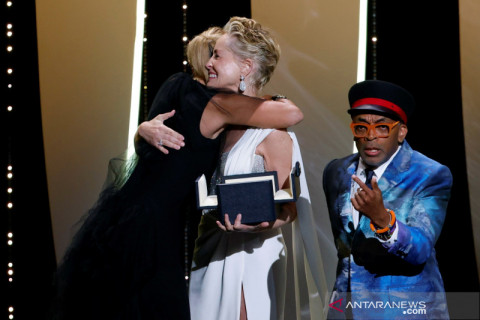 pemenang penghargaan Palme d'Or Festival Film Cannes ke-74