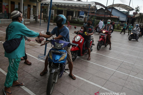 Pembagian daging kurban secara 'drive thru'