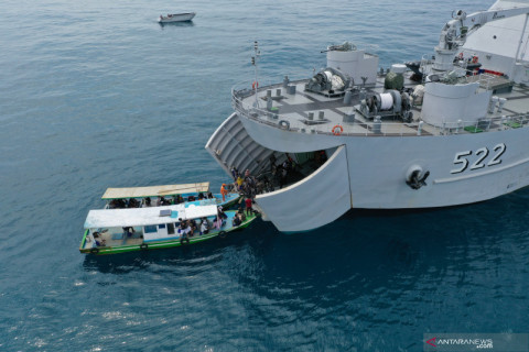 Operasi Serbuan Vaksinasi Masyarakat Maritim di Kepulauan Seribu