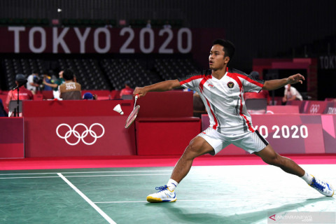 Ginting menang mudah dua gim langsung dari pebulu tangkis ROC Sergey Sirant