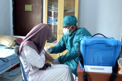 54 calon Paskibraka Ternate jalani vaksinasi perdana bagi remaja