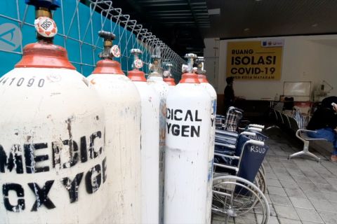 Logistik obat & oksigen NTB  aman hingga tiga bulan
