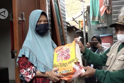 Pemprov DKI Jakarta salurkan BSNT ke warga kelurahan Jatinegara