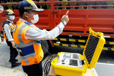 Pemkab Gunung Mas pasang portal pembatas angkutan ODOL