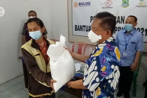Pemkot Tangerang salurkan bantuan beras ke 203.000 KK
