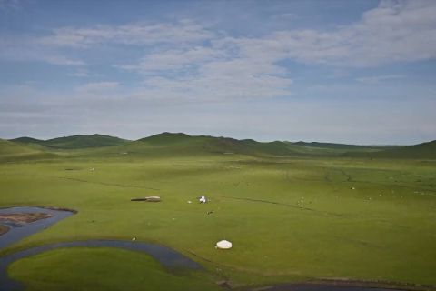 Nikmati pesona padang rumput yang indah di Mongolia Dalam