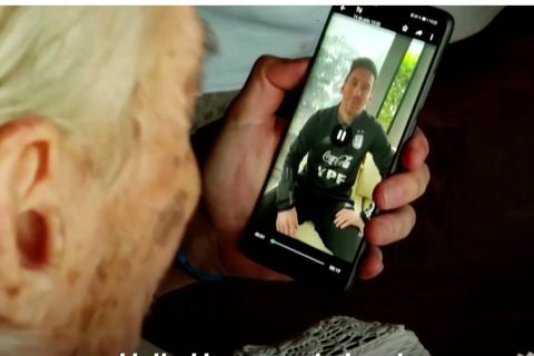 Superfan berusia 100 tahun mencatat setiap gol Messi