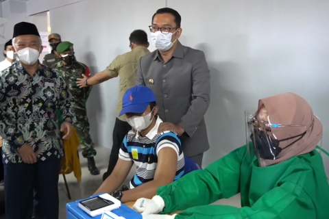 Ridwan Kamil: Vaksinasi turunkan angka kematian
