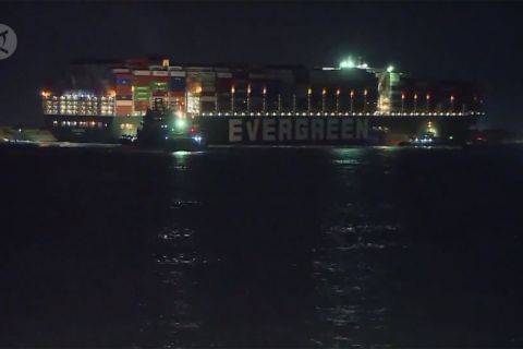 Pengadilan Mesir cabut perintah penyitaan kapal Ever Given