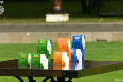 Presiden bagikan paket obat gratis untuk pasien isolasi mandiri