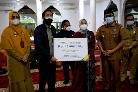 Pemkot Padang santuni ahli waris RT/RW meninggal