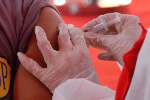 Penyintas COVID-19 tetap harus lakukan vaksinasi