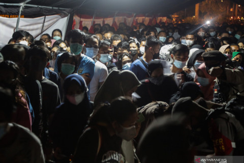 Antrean pendaftaran vaksinasi di Palangkaraya