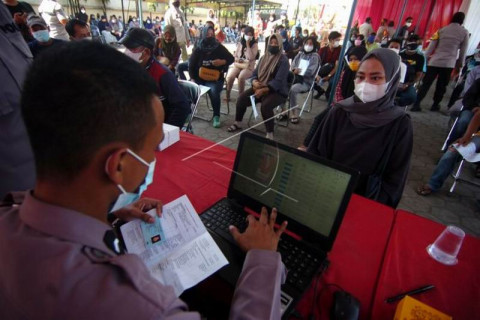 Vaksinasi COVID-19 PKL dan buruh