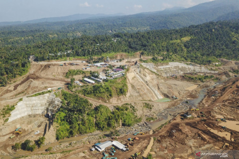 Proyek pembangunan Bendungan Meninting di Lombok Barat