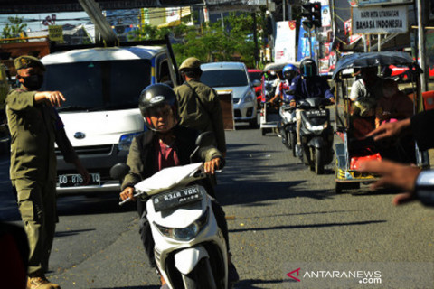 Penegakan protokol kesehatan saat PPKM di Makassar