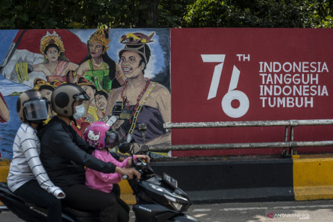 Mural bertema HUT ke-76 RI