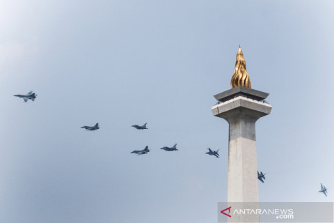 Atraksi terbang melintas F16 TNI AU