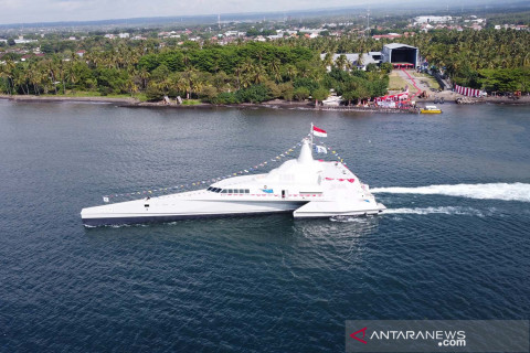 Peluncuran KRI Golok-688 produksi dalam negeri