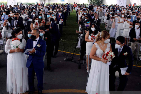 Nikah massal saat pandemi di Peru