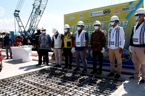 Pelindo III panjangkan dermaga Teluk Lamong